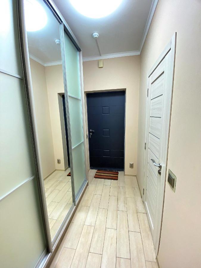 Apartment затишна в жк каховська, метро лівобережна, мвц Kyiv